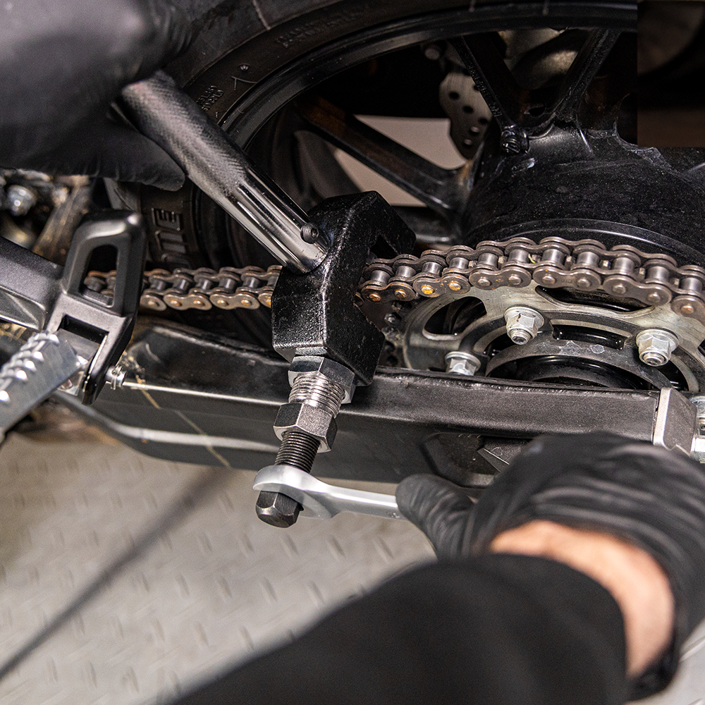 How to replace a motorcycle chain