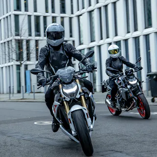 Comment conduire une moto : 12 conseils pour les débutants