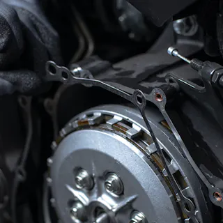 Gasket for the clutch cover