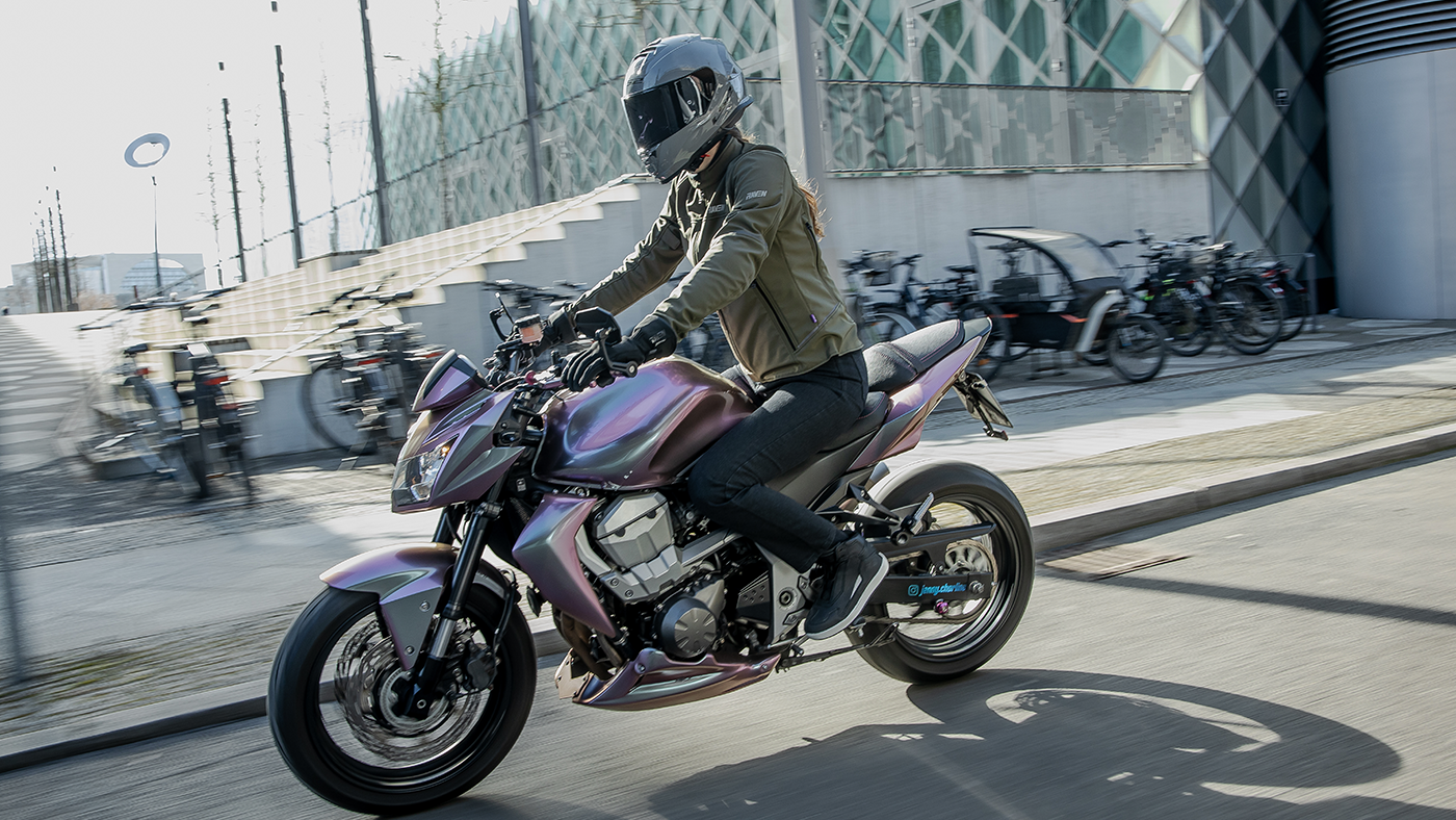 How to check motorcycle oil level: step by step
