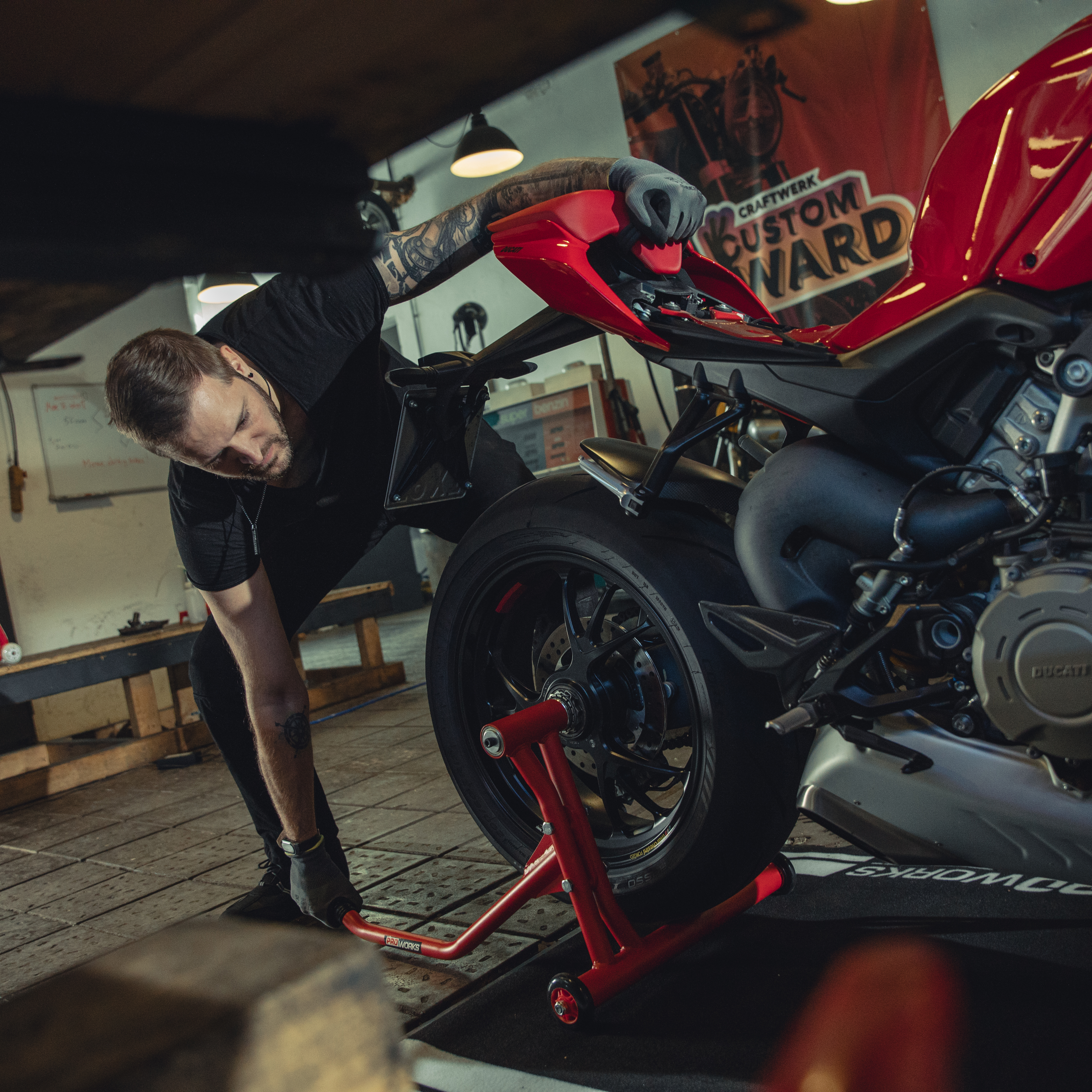 Kaip pakeisti motociklo padangas