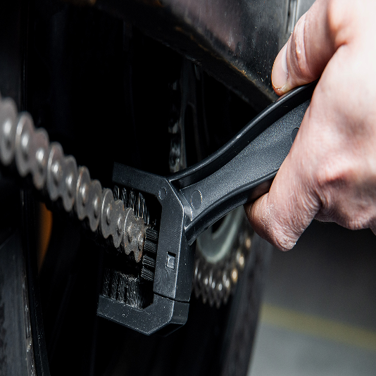 How to clean your motorcycle chain